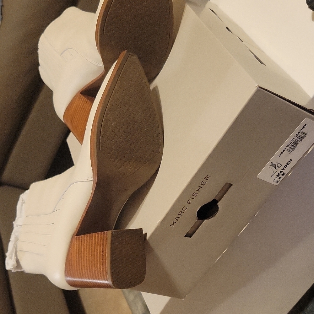 Marc Fisher Ivory Mayden Leather Ankle Booties - Picture 4 of 8
